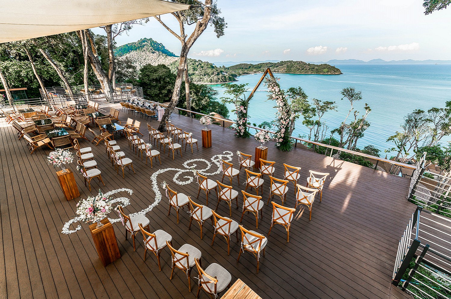 Sinae Phuket Luxury Hotel