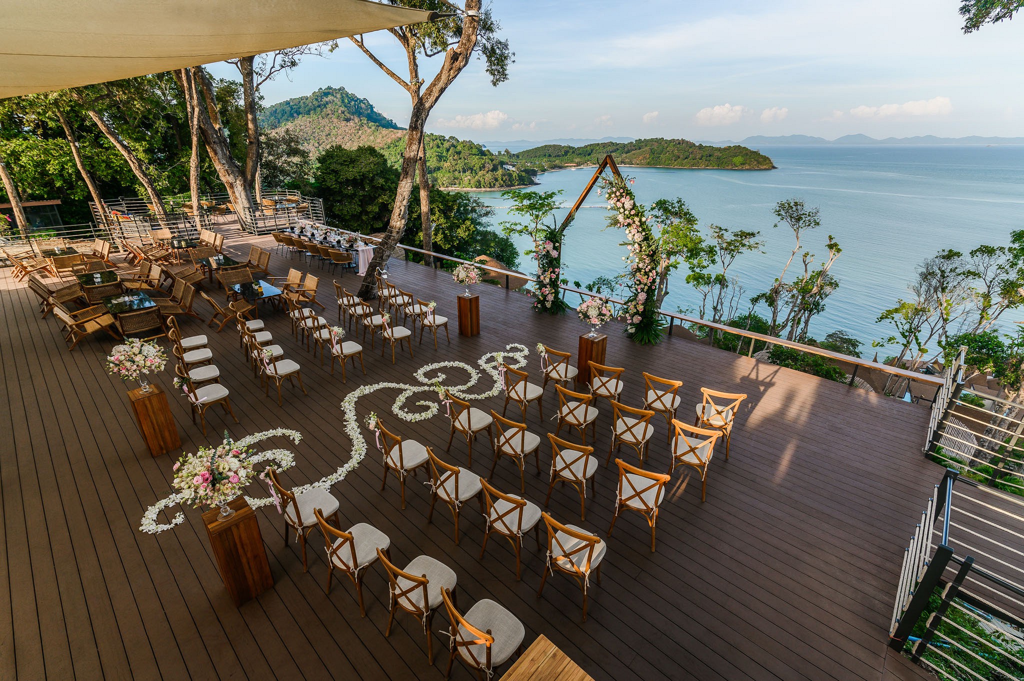 Sinae Phuket Luxury Hotel