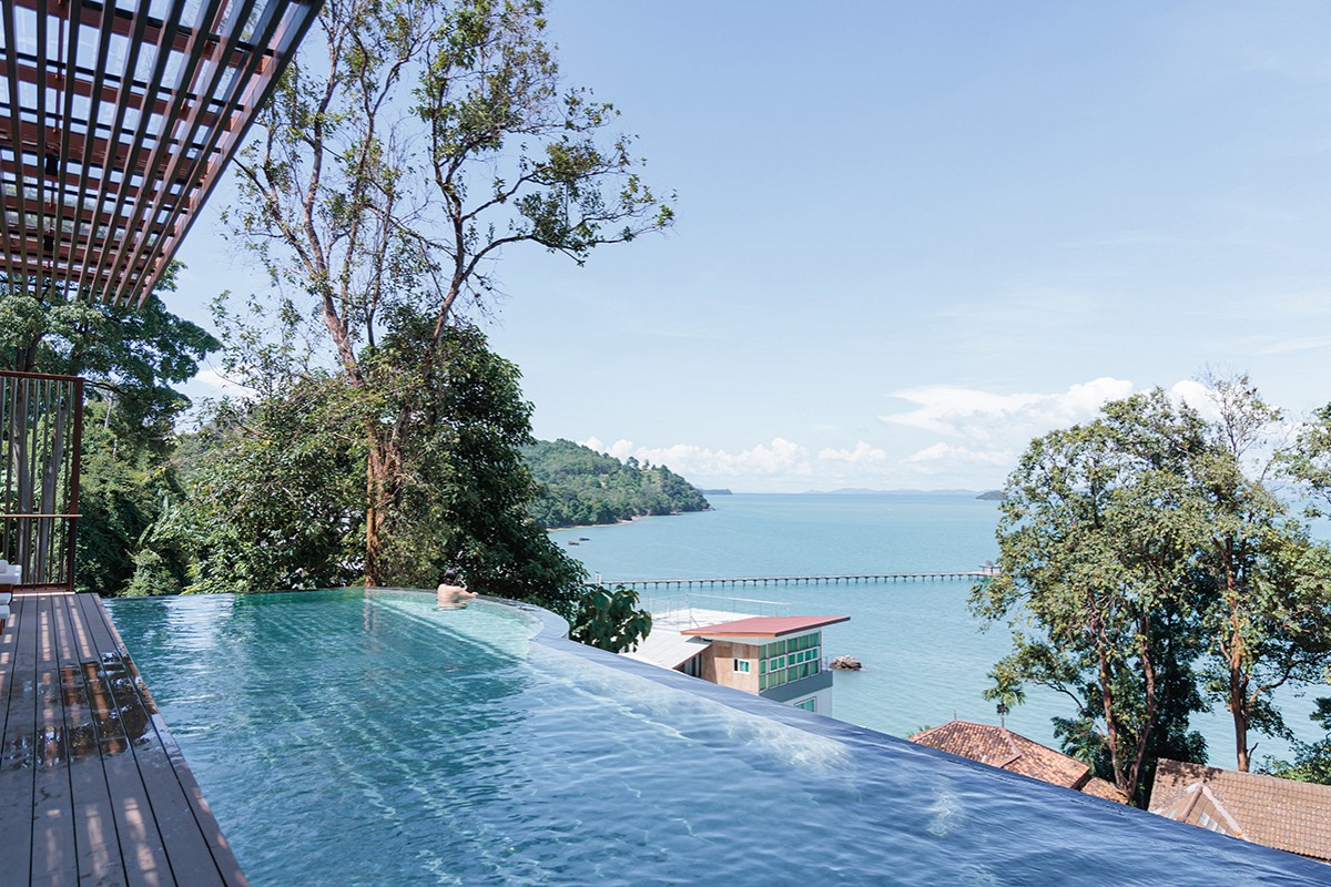 Sinae Phuket Luxury Hotel