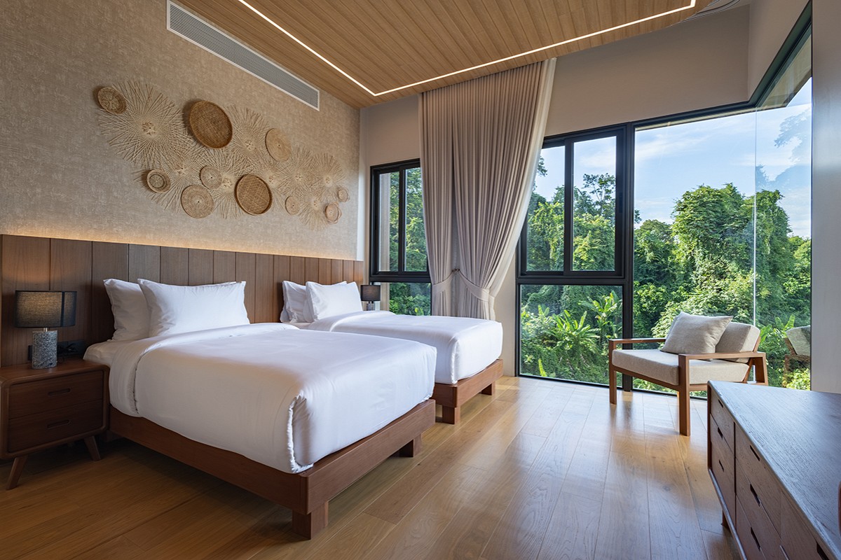 Sinae Phuket Luxury Hotel